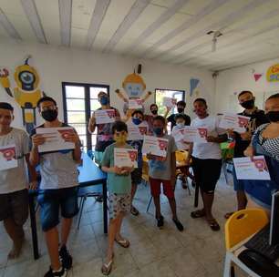 ONG oferece cursos de robótica para jovens de favelas do Rio