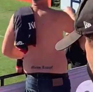 Homem com tatuagens nazistas é expulso do estádio pela torcida do Brasil de Pelotas