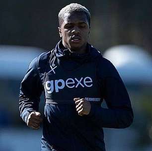 'Enchi o tanque do carro e penso em uma saída da Ucrânia via Polônia', diz Bill, jogador do Dnipro