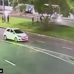 BAHIA: Câmera de segurança mostra momento do ataque ao ônibus do clube