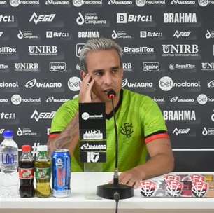 VITÓRIA: Jadson lamenta chances desperdiçadas pelo elenco nos jogos: "Está faltando um pouco de tranquilidade"
