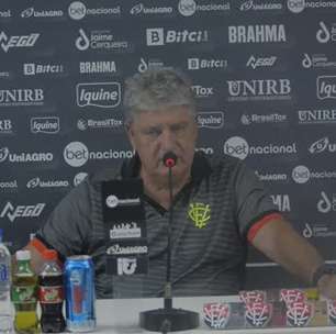 VITÓRIA: Geninho explica formação com três zagueiros: "Nada é definitivo, nada é fixo. É dentro da necessidade de cada jogo"