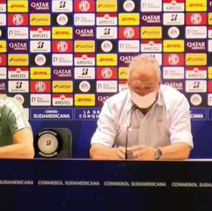 FLUMINENSE: Abel Braga jura amor ao clube, nega intenção de pedir demissão e defende: "O que eu quero no momento é ser feliz"