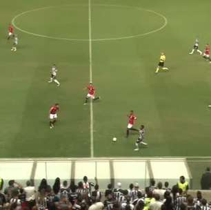 ATLÉTICO-MG: Keno tenta arrancar, mas para, sente lesão e é substituído contra o Atlético-GO
