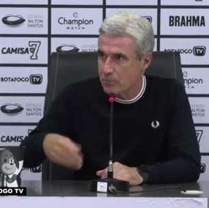 BOTAFOGO: Luís Castro reconhece boa reação da equipe após gol do Fortaleza e comemora vitória de virada: "Felizmente terminamos com os três pontos"