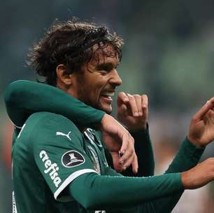 Scarpa comemora e fala sobre gols de pênalti pelo Palmeiras: 'Sem o Veiga é difícil'