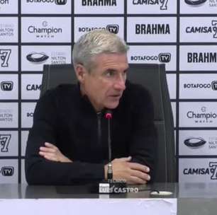 BOTAFOGO: Luís Castro entende que equipe não buscou criação pelo meio de campo em derrota para o Goiás: "Queriamos resolver o jogo no primeiro tempo"