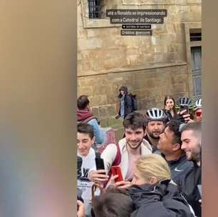 Ronaldo é recebido por multidão em Compostela