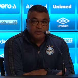 GRÊMIO: Roger procura evitar comparações com Cruzeiro e Vasco sobre forma de jogar mais ofensiva: "Já aprenderam a jogar essa competição"