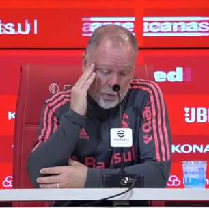 INTERNACIONAL: Mano Menezes estuda o Colo-Colo e espera dificuldade para o primeiro duelo pela Sul-Americana: "Temos que trazer uma condição de definição para nossa casa"