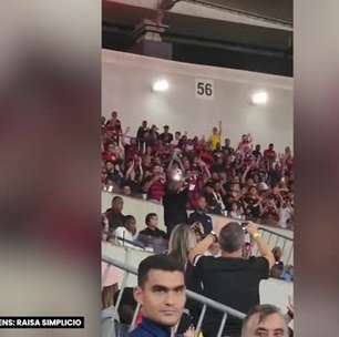 FLAMENGO: Vinicius Júnior é ovacionado pela torcida ao acompanhar vitória no Maracanã;