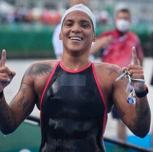 Ana Marcela Cunha vence etapa de Paris do Circuito Mundial de águas abertas