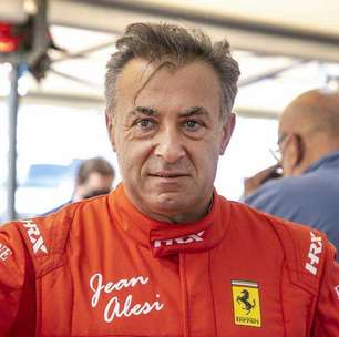 Alesi critica "negatividade" de torcedores da Ferrari em 2022: "Não traz nada de bom"