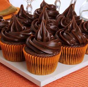 Deliciosos! Junte as crianças e aproveite o sabor único do cupcake de chocolate