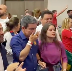 Aliados políticos de Lula (PT) comemoram virada na apuração dos votos