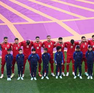 Jogadores do Irã optam por não cantar hino nacional na Copa do Mundo