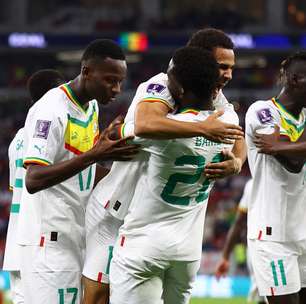 Catar marca pela 1ª vez na história das Copas, mas perde para Senegal e fica perto da eliminação