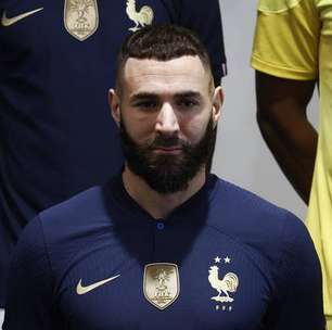 Eleito melhor do mundo, Benzema anuncia aposentadoria da seleção francesa