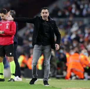 Eliminado na Liga dos Campeões, Xavi revela ambição do Barcelona na Liga Europa: "Temos que ir com tudo"