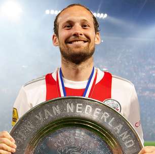 Holandês Daley Blind rescinde contrato com o Ajax após a Copa e está livre no mercado