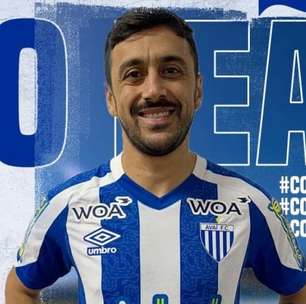 Robinho, após dez anos, retorna ao Avaí