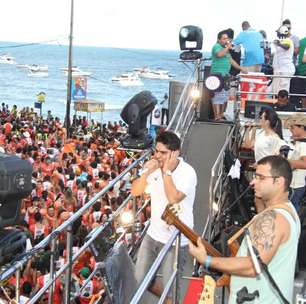 Sem grandes nomes do sertanejo, carnaval de Salvador vive retomada do Axé