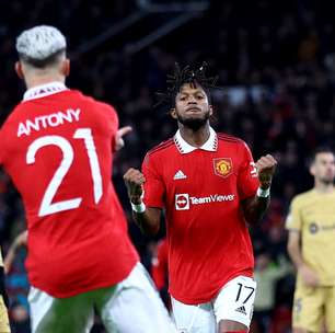 United vence Barcelona com gols de Fred e Antony e vai às oitavas da Liga Europa