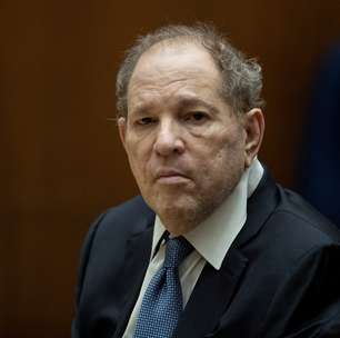 Harvey Weinstein é levado às pressas da prisão para o hospital por problema no coração e pneumonia