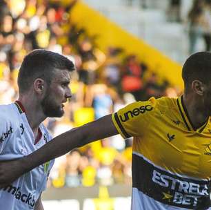 Criciúma vence Brusque com gol no fim e fica em vantagem na final do Catarinense