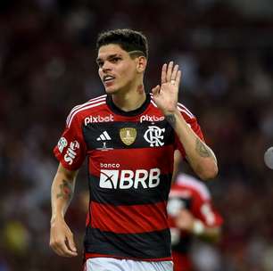 Destaque do Flamengo, Ayrton Lucas analisa vitória sobre o Fluminense: "A gente foi feliz"