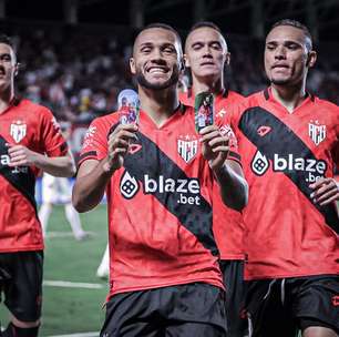 Atlético-GO vence a Chapecoense com gol no fim e cola no G4 da Série B do Brasileiro