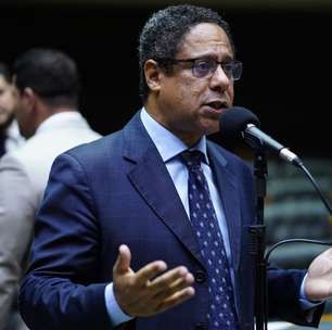 Fala de Barroso foi "abordagem histórica", diz deputado que estava com ministro do STF