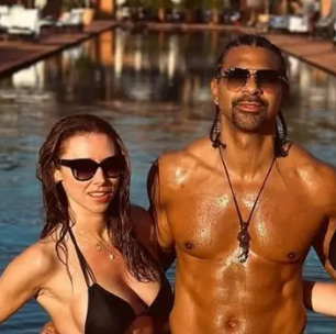 Modelo rebate namorada de ex-boxeador e revela fotos de trisal; entenda