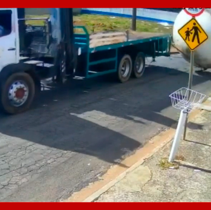 Tanque de três toneladas se solta de caminhão e sai rolando em rua no interior de SP