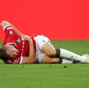 Artilheiro do time de Ryan Reynolds tem pulmão perfurado durante jogo
