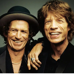 Keith Richards parabeniza e zoa Mick Jagger pelos 80 anos