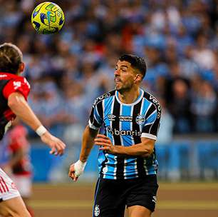 Com um a mais, Flamengo vence Grêmio fora de casa