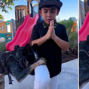 Menino chama cachorro para orar por pessoas com câncer e cena emociona; vídeo