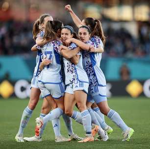 Espanha goleia a Suíça por 5 a 1 e se classifica para as quartas de final