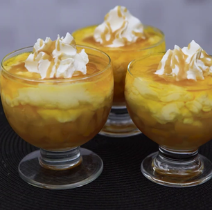 Taça cremosa de pêssego fácil e deliciosa