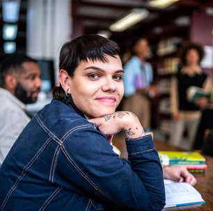Para desnaturalizar a transfobia é preciso tanto olhar para as instituições quanto para o dia a dia