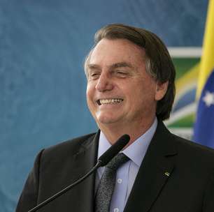 Bolsonaro paga multa de mais de R$ 910 mil para Estado de SP; ele foi pessoalmente ao banco
