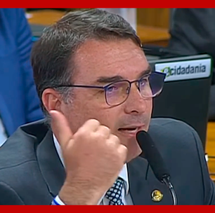 Flávio admite conversas de Bolsonaro com hacker para discutir urnas eletrônicas