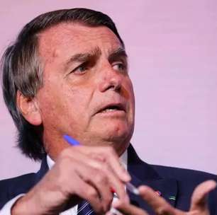 Bolsonaro usa decisão do TCU sobre relógio de Lula para tentar enterrar inquérito das joias