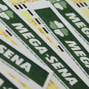 Funcionária de lotérica montou jogo vencedor da Mega-Sena, mas não participou do bolão