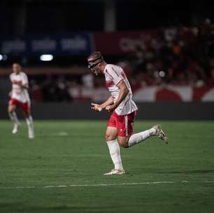 Líder da Série B, Vitória sofre goleada do CRB fora de casa e embola o G4