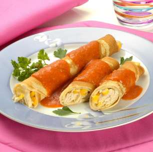 Panqueca de frango com requeijão: fácil, deliciosa e rende muito