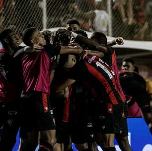 Vitória bate o Tombense, vence a terceira seguida e abre na liderança da Série B