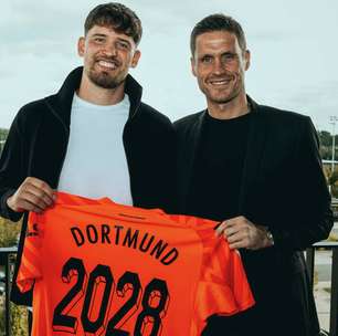 Borussia Dortmund anuncia renovação de Kobel, goleiro titular do time, até 2028