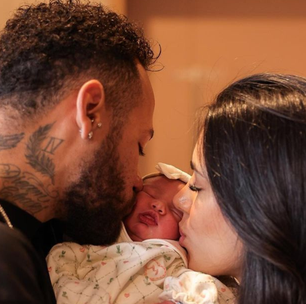 Neymar Jr. e Bruna Biancardi postam foto com Mavie: 'Seja bem-vinda, filha!'